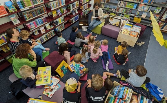 Bibliothek_Eschen_Vorlesetag_2024.jpg  