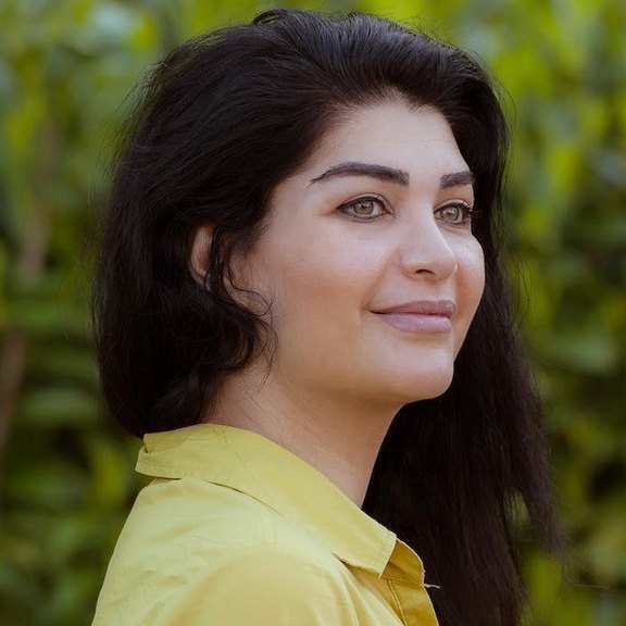 Mahsa Hosseini, Autorin